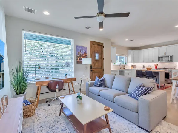 1101 Summit St #2, Austin, TX 78741