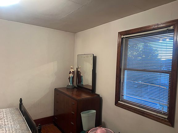 4th image of 204 Bell Ave