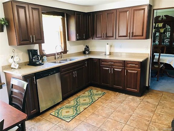 3rd image of 3633 Cumberland Ln
