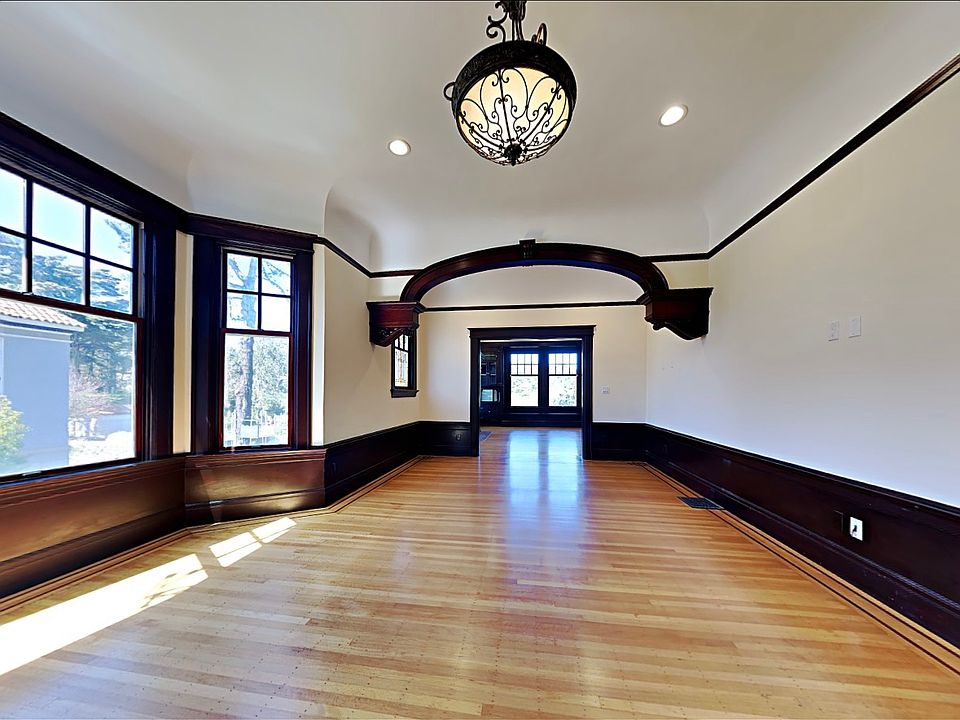 1st image of 1050 Lake St #1050
