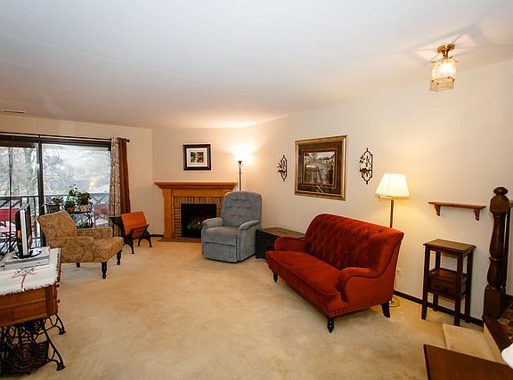 5th image of 880 Johnstown Ln #1C