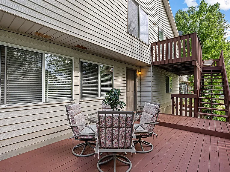 Basement Deck and entrance