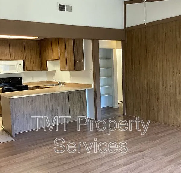 7847 Orchard Woods Cir — Photo 3