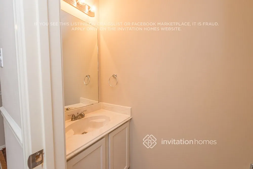 15119 Manorhill Dr Houston, TX 77062 — Photo 3