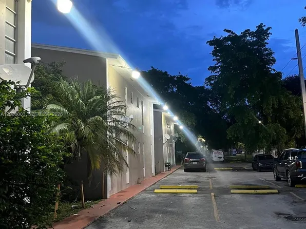 1525 NW 19th Ter APT 24, Miami, FL 33125