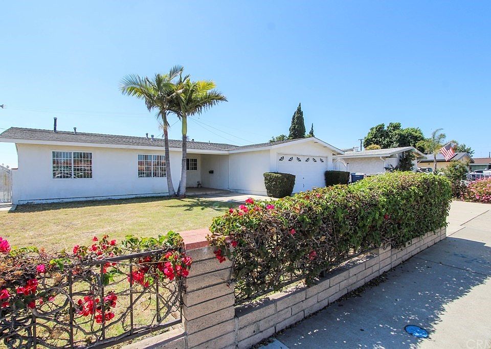 1st image of 13471 Goldenwest St