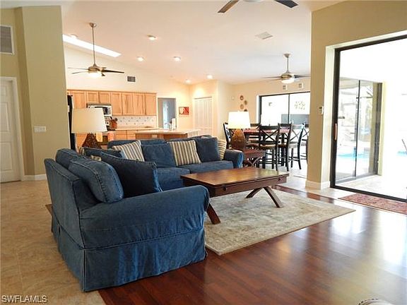 5th image of 28615 Clinton Ln