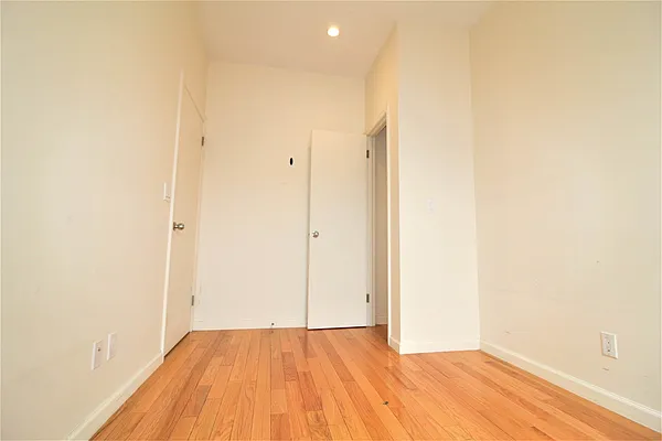 Rented by Level Group | media 25