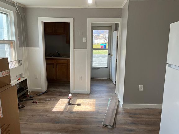 5th image of 609 Mary St Floor 1
