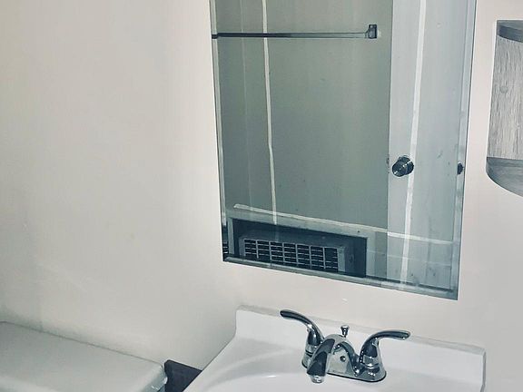 5th image of 13 McDougall St Floor 2
