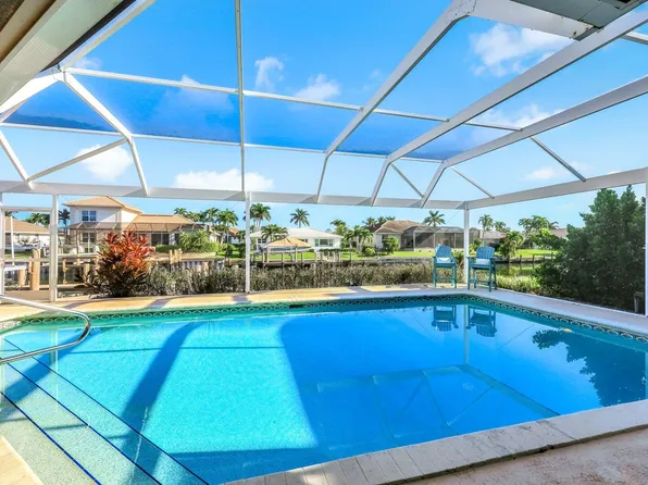 581 Spinnaker Dr, Naples, FL 34145