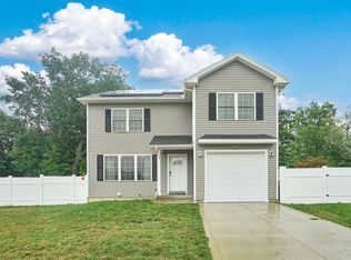 28 Juliet St, Springfield, MA 01118