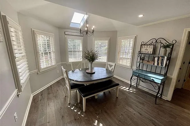 8185 Kimbrook Dr — Photo 12