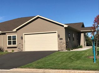 1210 E Cameron Cir, Neenah, WI 54956
