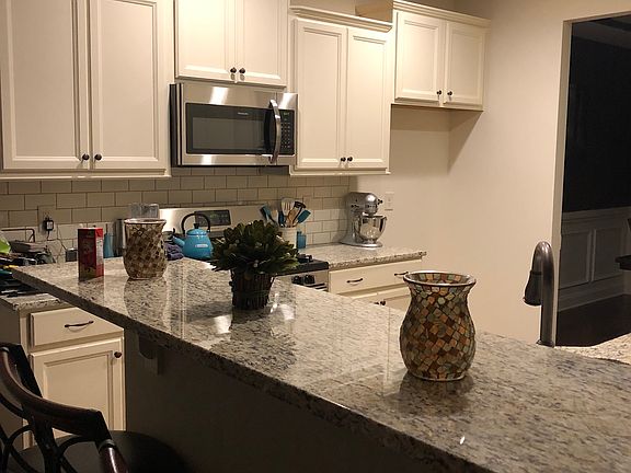 4th image of 513 Everglades Dr