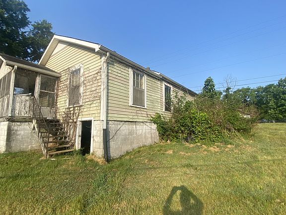 2nd image of 305 Walker St