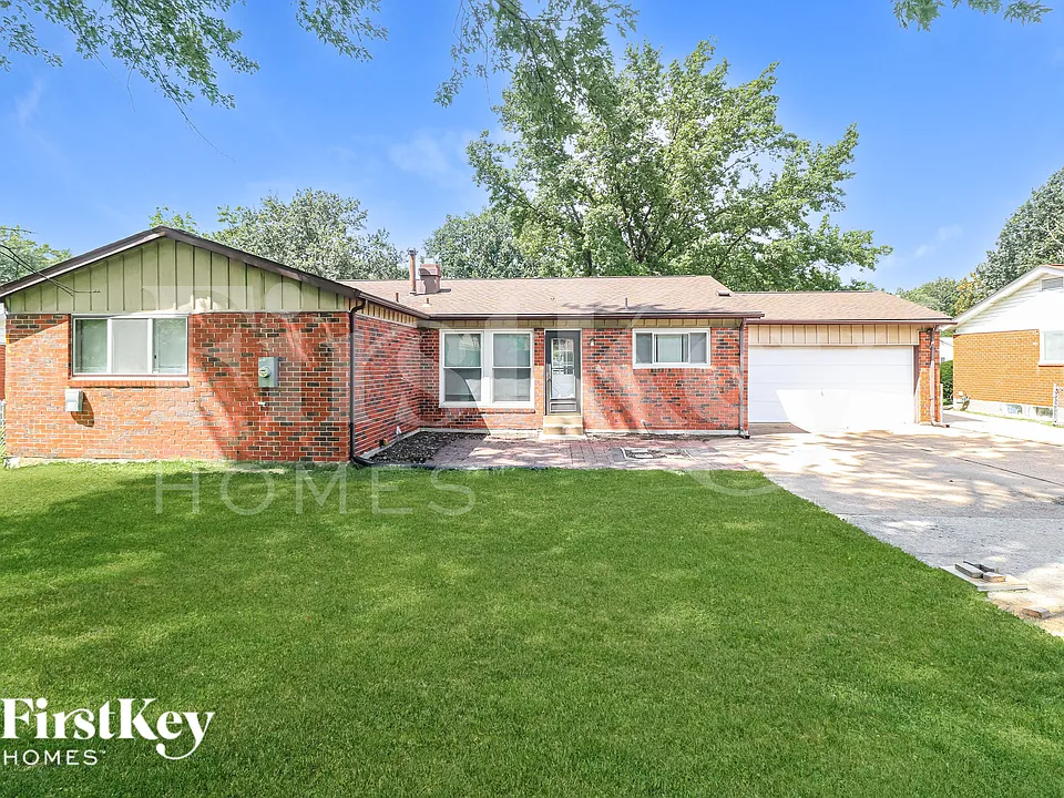 2110 Somerset Dr