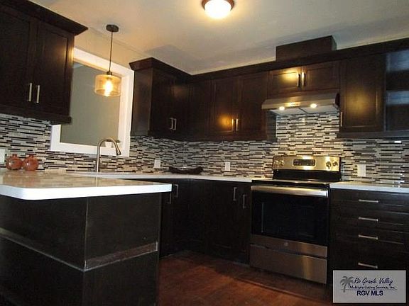 5th image of 217 E Dunkin Cir
