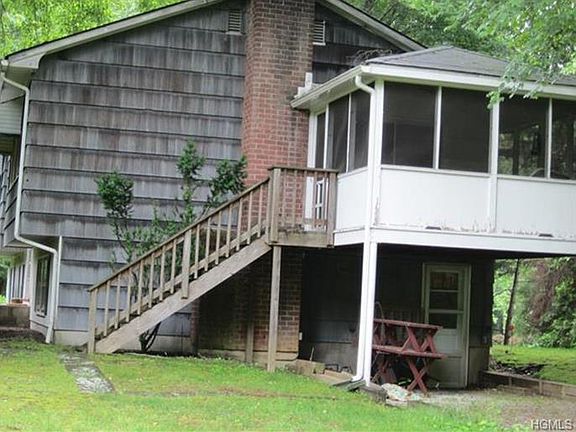 5th image of 10 Bonny Dr
