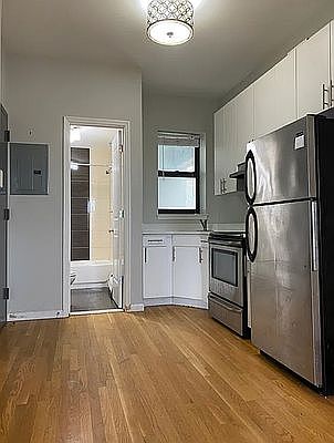 2nd image of 144 Bruckner Blvd APT 4C