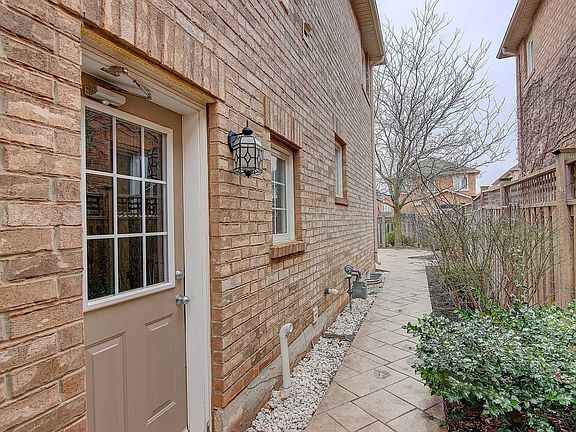 4th image of 2422 Hertfordshire Way