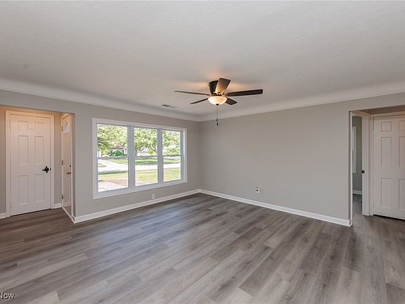 5th image of 1299 Eastwood Ave