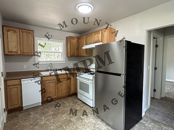 3rd image of 3315 Argonaut Ave