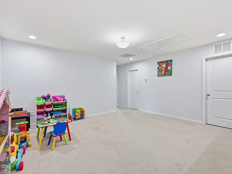 115 Crusaders Dr — Photo 24