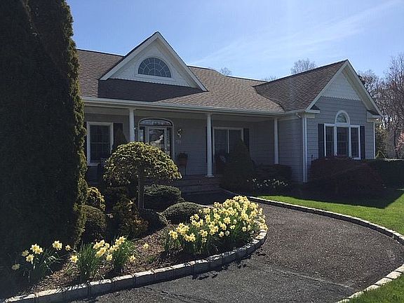 4th image of 920 White Eagle Dr