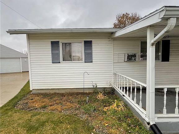 3rd image of 140 Crystal Ct