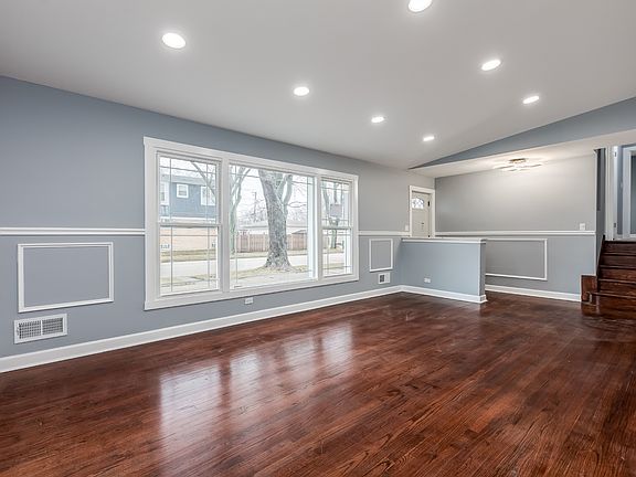 5th image of 8257 Hamlin Ave