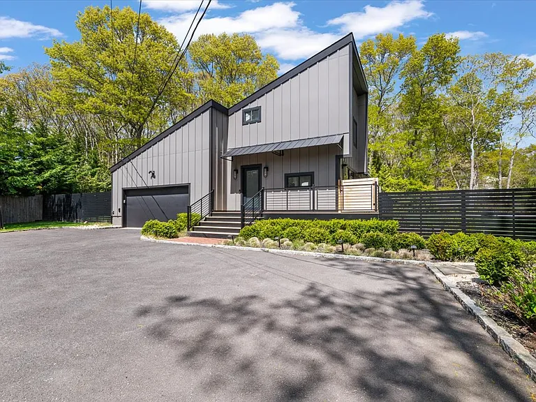 29 Roses Grove Rd — Photo 5