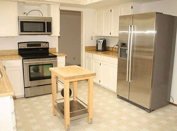 3rd image of 16225 NE 45th Ct