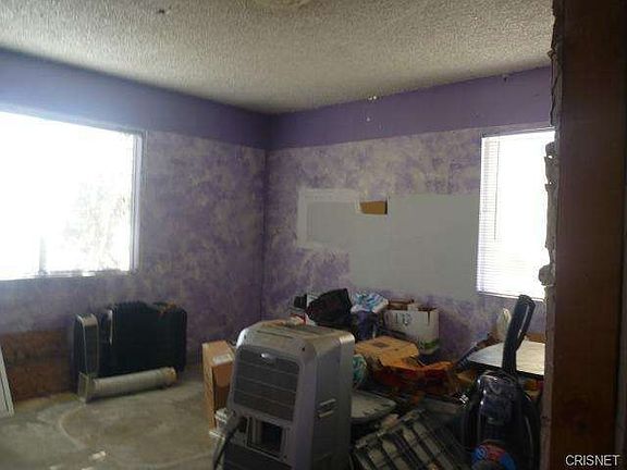 3rd image of 15647 Sierra Hwy