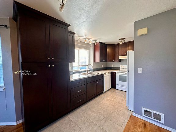 4th image of 537 NE Ellis Way APT A102