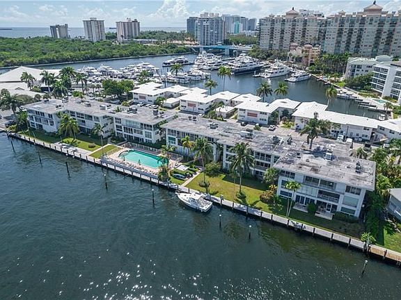 3rd image of 2717 Yacht Club Blvd APT 6E