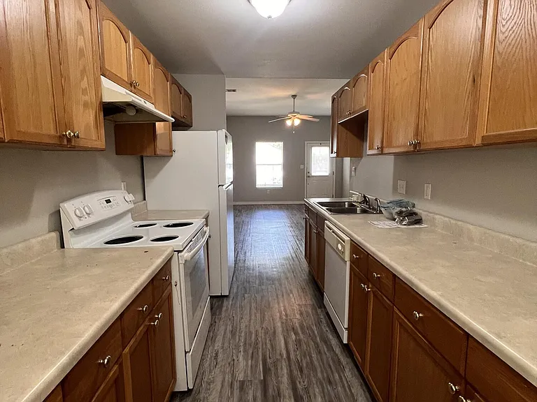 3633 Southward Dr #B — Photo 5