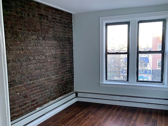 4th image of 701 Kings Hwy #4