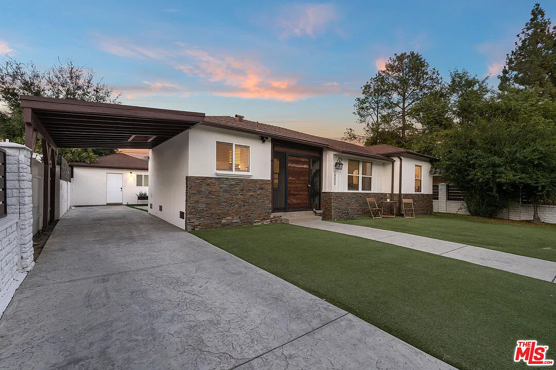 3 bed, 3.0 bath, 1676 sqft, $7,000 — Photo 3