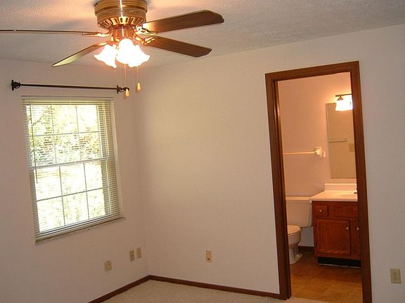 5th image of 8744 Meadowcreek Dr