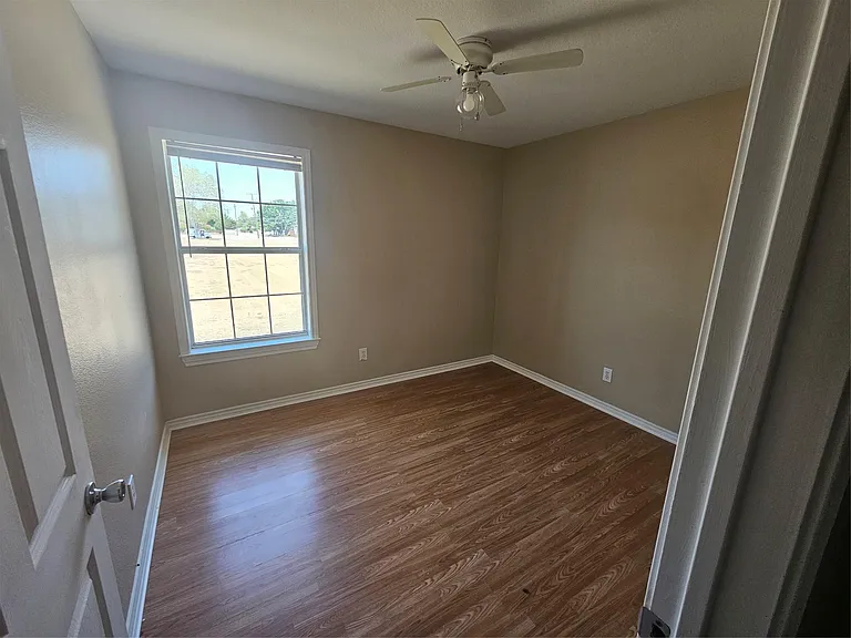 1605 Stuart Rd — Photo 7