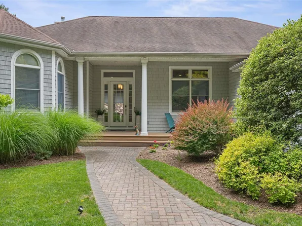 147 Chardonnay Drive, East Quogue, NY 11942