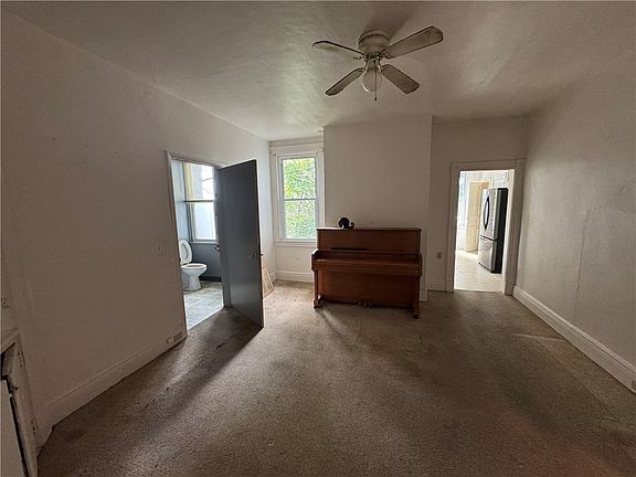 4th image of 3711 Wapello St