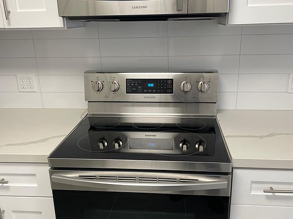 5th image of 1138 Hacienda Pl #209