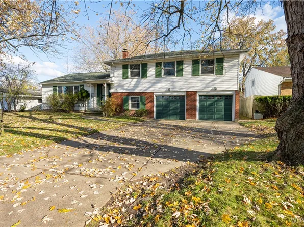 92 Devon Ln, Williamsville, NY 14221