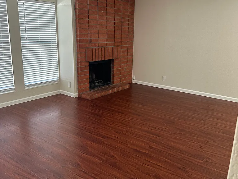 811 Magellan Ln — Photo 6