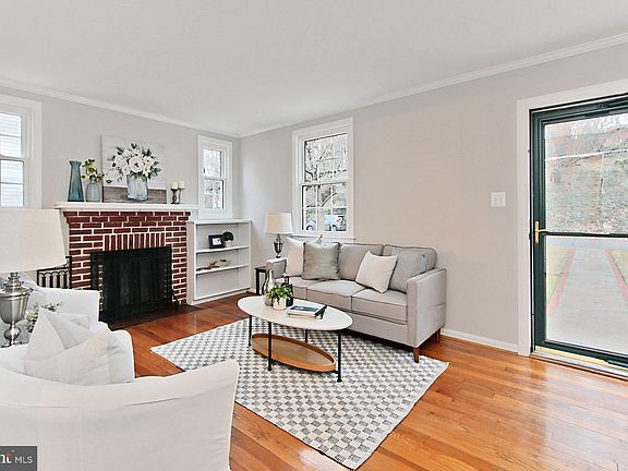 5th image of 3005 Westcott St