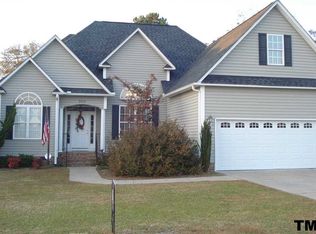 909 Willow Leaf Ct, Dunn, NC 28334
