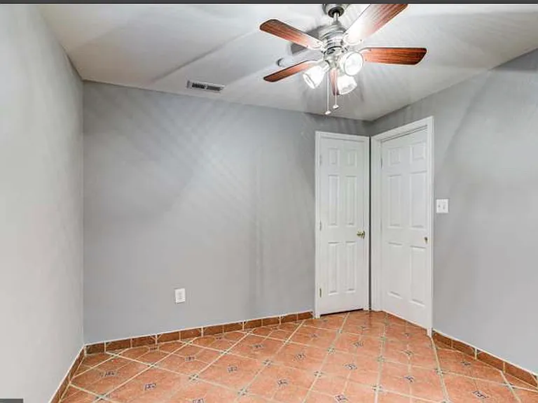 304 Nicole Ln — Photo 18