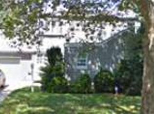 196 Woods Ave, Malverne, NY 11565